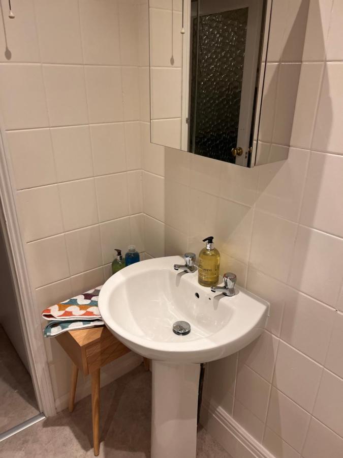 Luxury Cosy Retreat Apt Лондон Екстер'єр фото